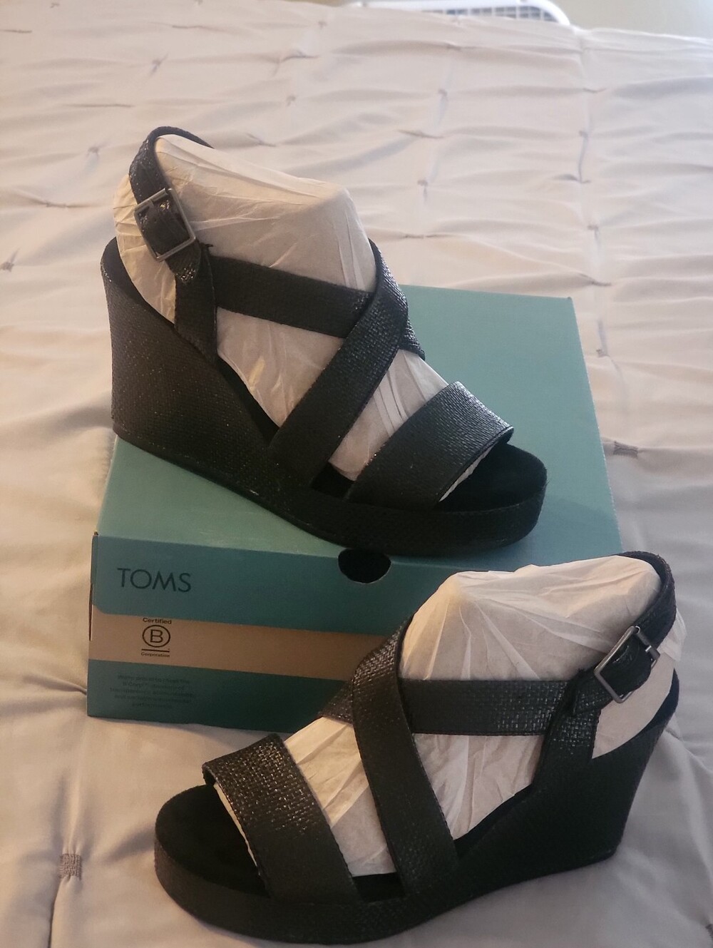 TOMS Alondra Wedge Sandal - Black Raffia (Women)